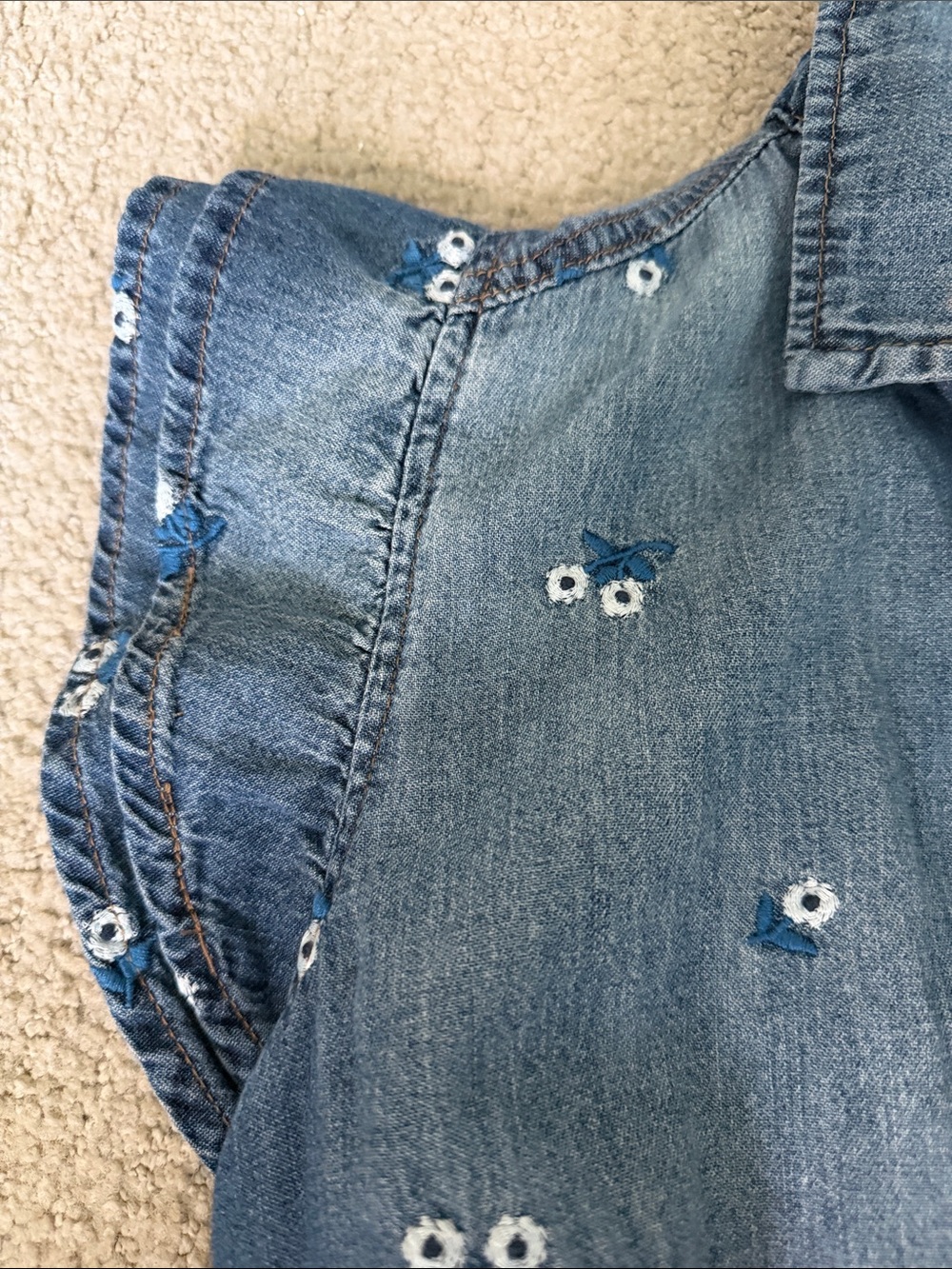 Kensie Denim Blouse - Picture 4 of 5